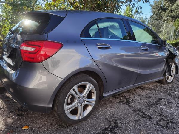 A-CLASS  MERCEDES-BENZ A-CLASS (W176) | 12 - 18 Imagem-2