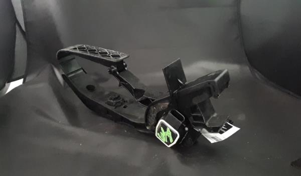 Pedal MERCEDES-BENZ CLK (C209) | 02 - 10