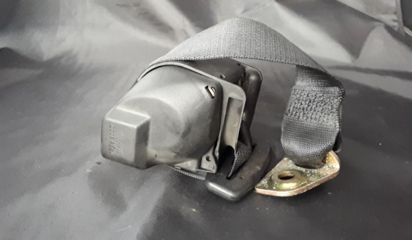 Cinto / Pré-tensor MERCEDES-BENZ E-CLASS (W210) | 95 - 03