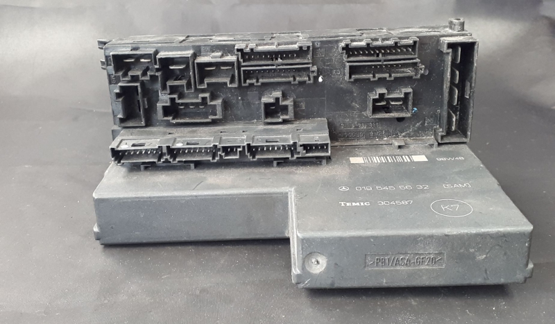 Caixa Fusiveis / SAM MERCEDES-BENZ C-CLASS (W202) | 93 - 00