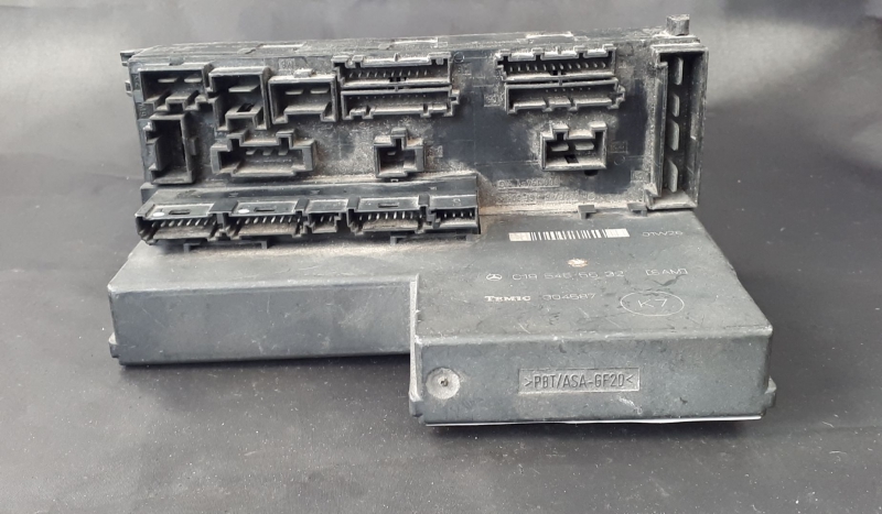 Caixa Fusiveis / SAM MERCEDES-BENZ C-CLASS (W202) | 93 - 00