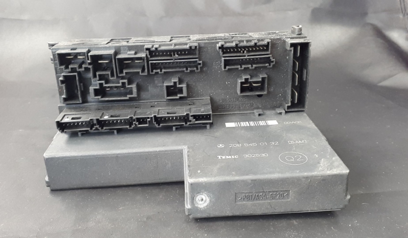 Caixa Fusiveis / SAM MERCEDES-BENZ CLK (C208) | 97 - 03