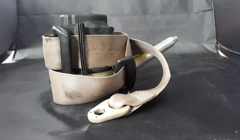 Cinto / Pré-tensor MERCEDES-BENZ E-CLASS (W210) | 95 - 03