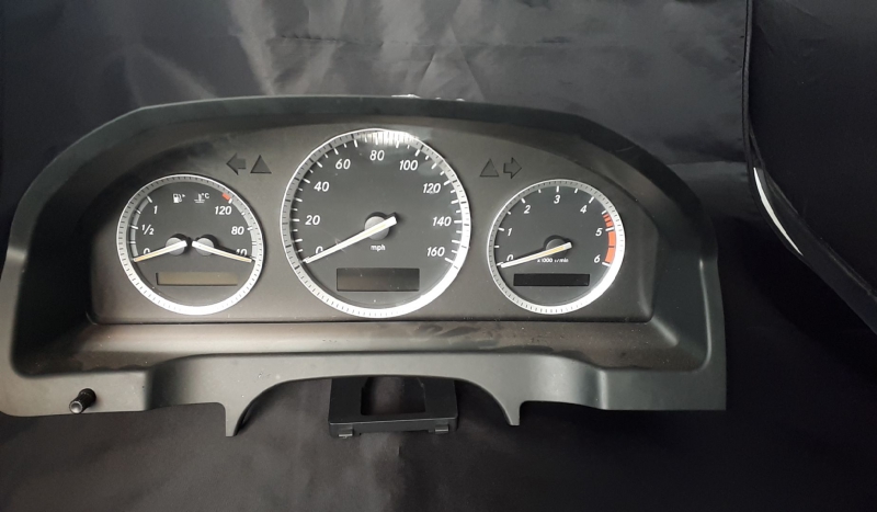 Painel Instrumentos MERCEDES-BENZ C-CLASS (W204) | 07 - 15