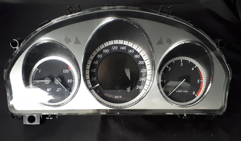 Painel Instrumentos MERCEDES-BENZ C-CLASS (W204) | 07 - 15