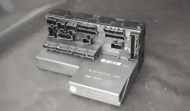 Caixa Fusiveis / SAM MERCEDES-BENZ CLK (C208) | 97 - 03