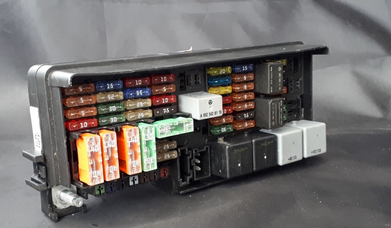 Caixa Fusiveis / SAM MERCEDES-BENZ R-CLASS (W251, V251) | 05 - 17