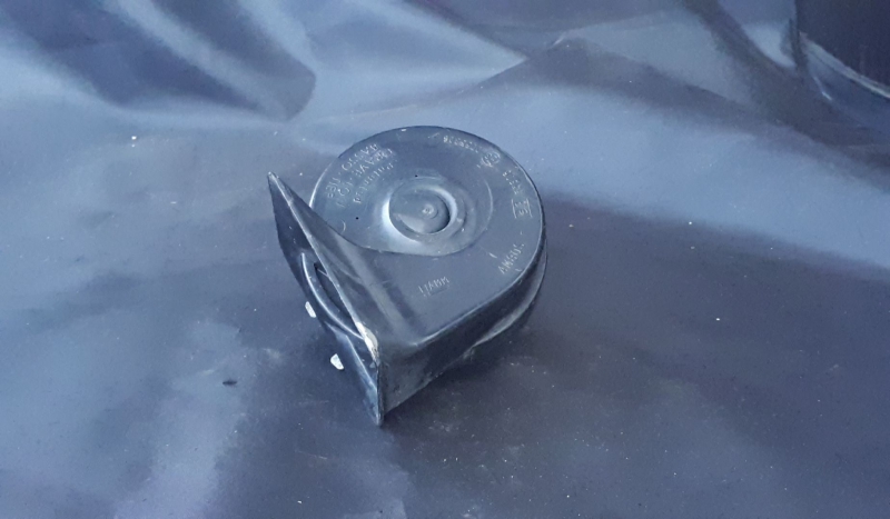 Buzina MERCEDES-BENZ E-CLASS (W210) | 95 - 03