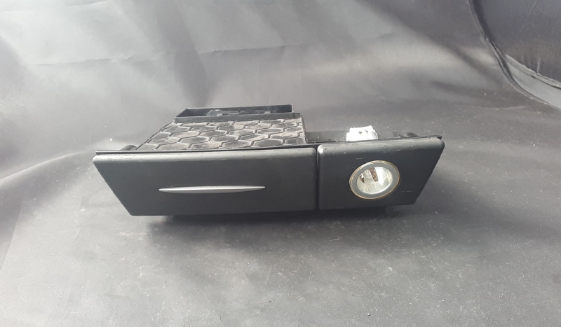 Cinzeiro MERCEDES-BENZ SLK (R171) | 04 - 11