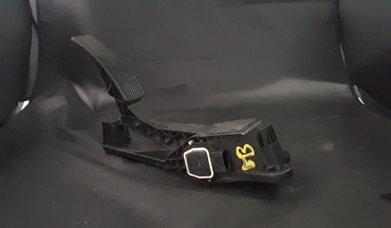 Pedal MERCEDES-BENZ R-CLASS (W251, V251) | 05 - 17