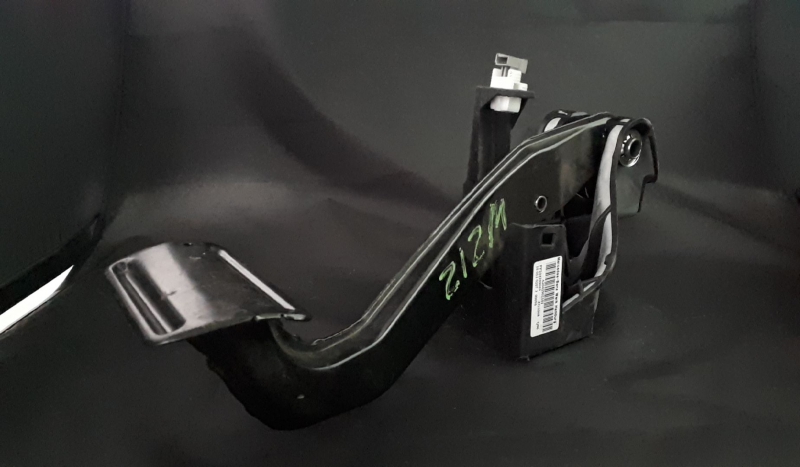 Pedal MERCEDES-BENZ C-CLASS (W204) | 07 - 15