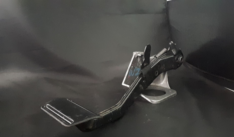 Pedal MERCEDES-BENZ E-CLASS (W210) | 95 - 03