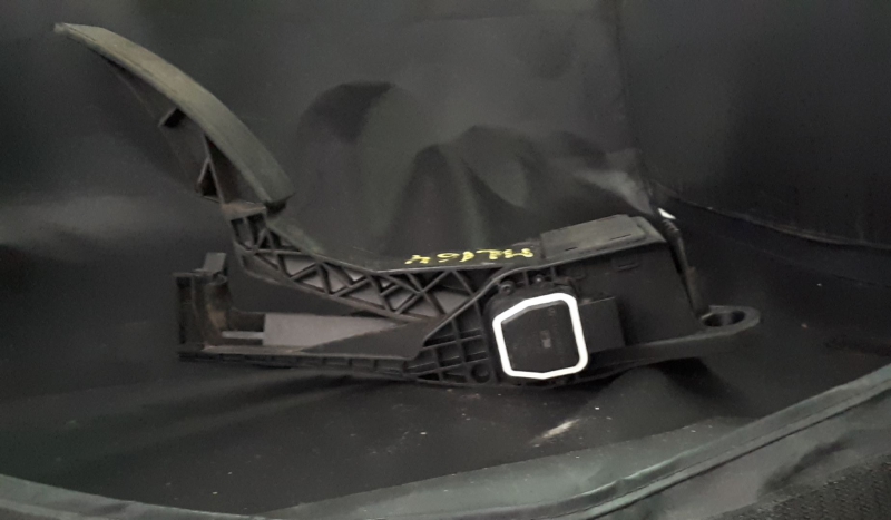 Pedal MERCEDES-BENZ M-CLASS (W164) | 05 - 12
