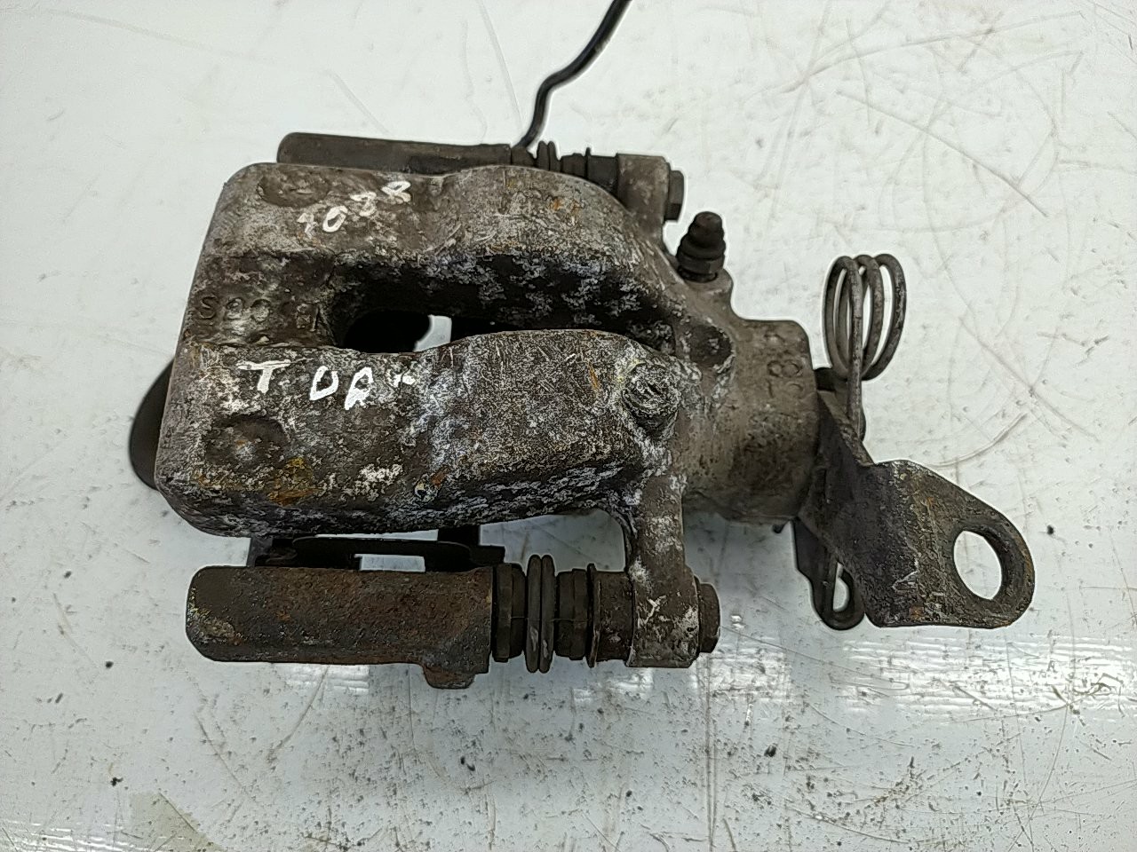 Pinça tras direita (152451).