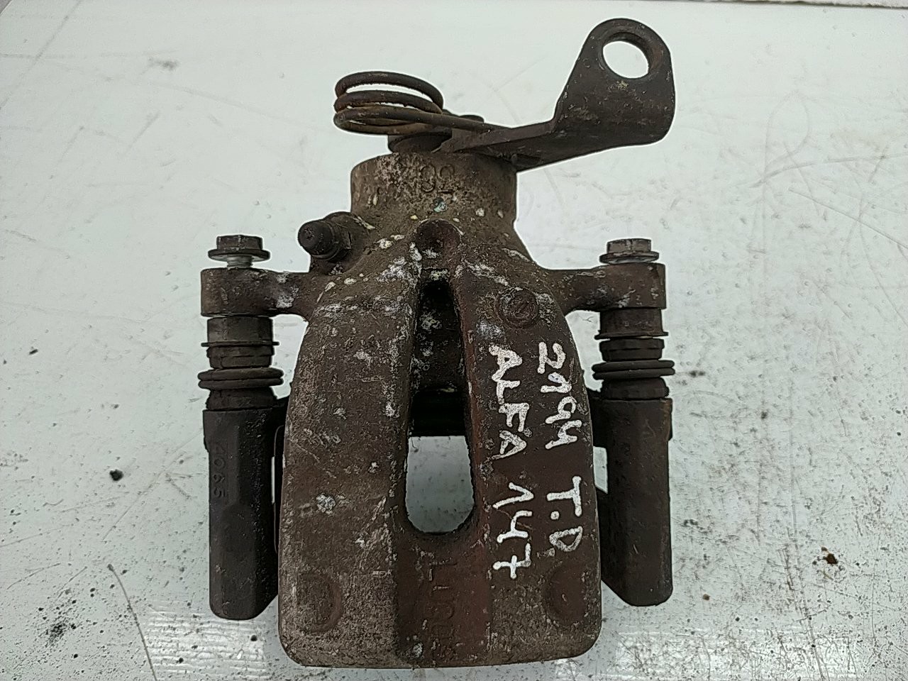 Pinça tras direita (20207670).