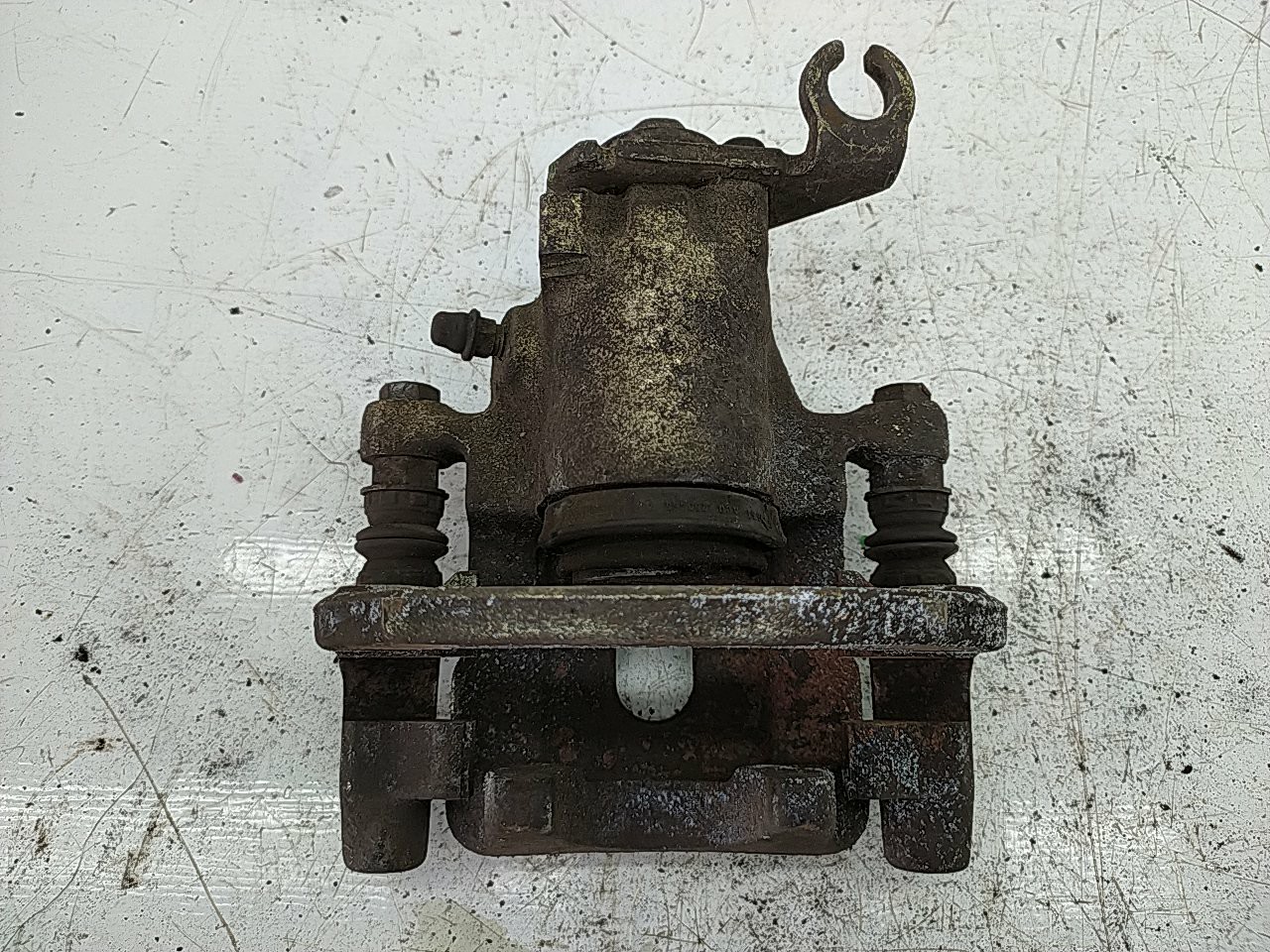 Pinça tras direita (152433).