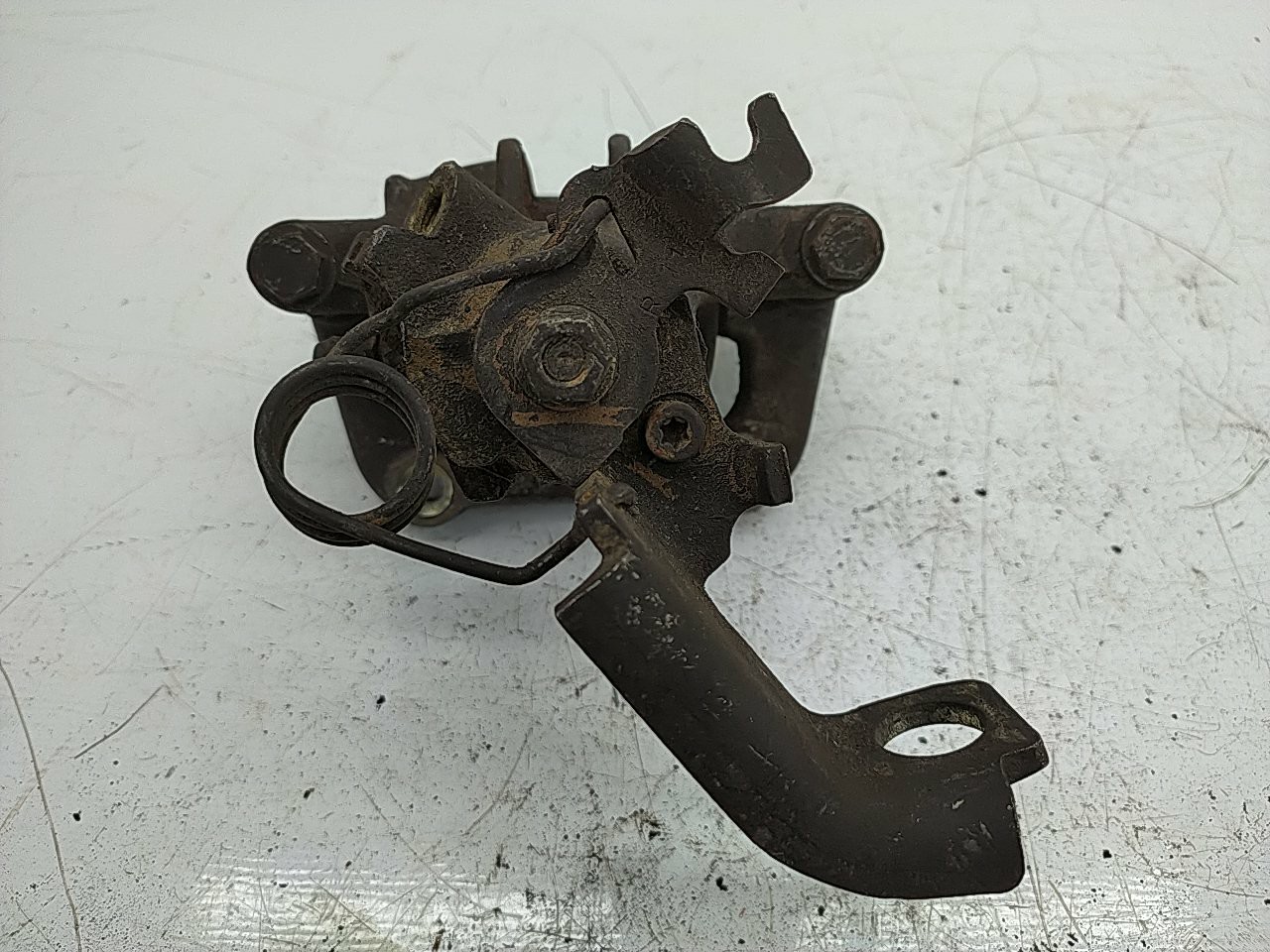 Pinça tras direita (122941).