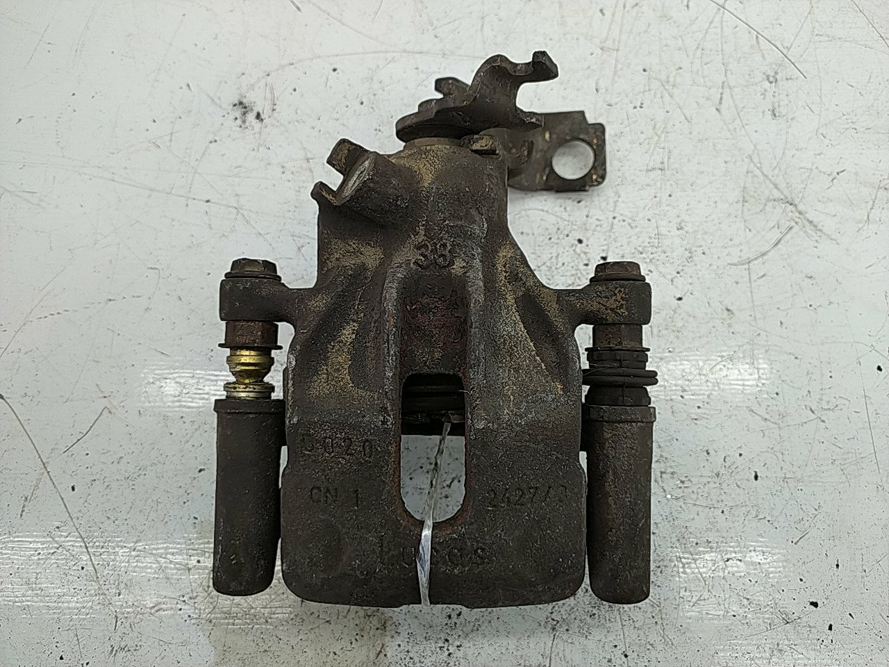 Pinça tras esquerda (122942).