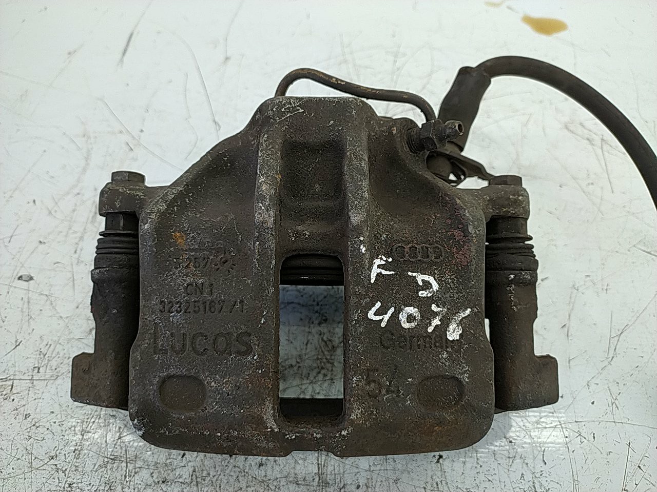 Pinça frente direita (20254050).