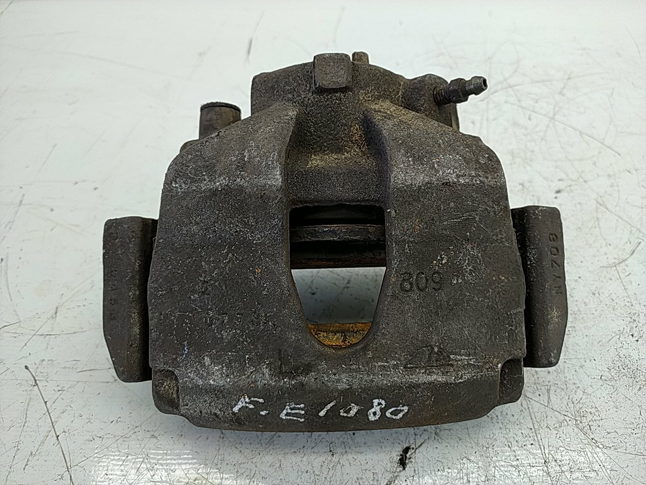 Pinça frente esquerda (122779).