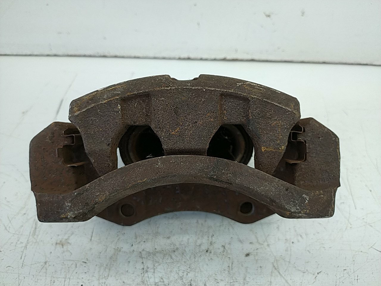 Pinça frente esquerda (20201192).