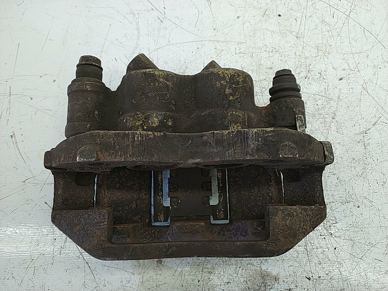 Pinça frente esquerda (149893).