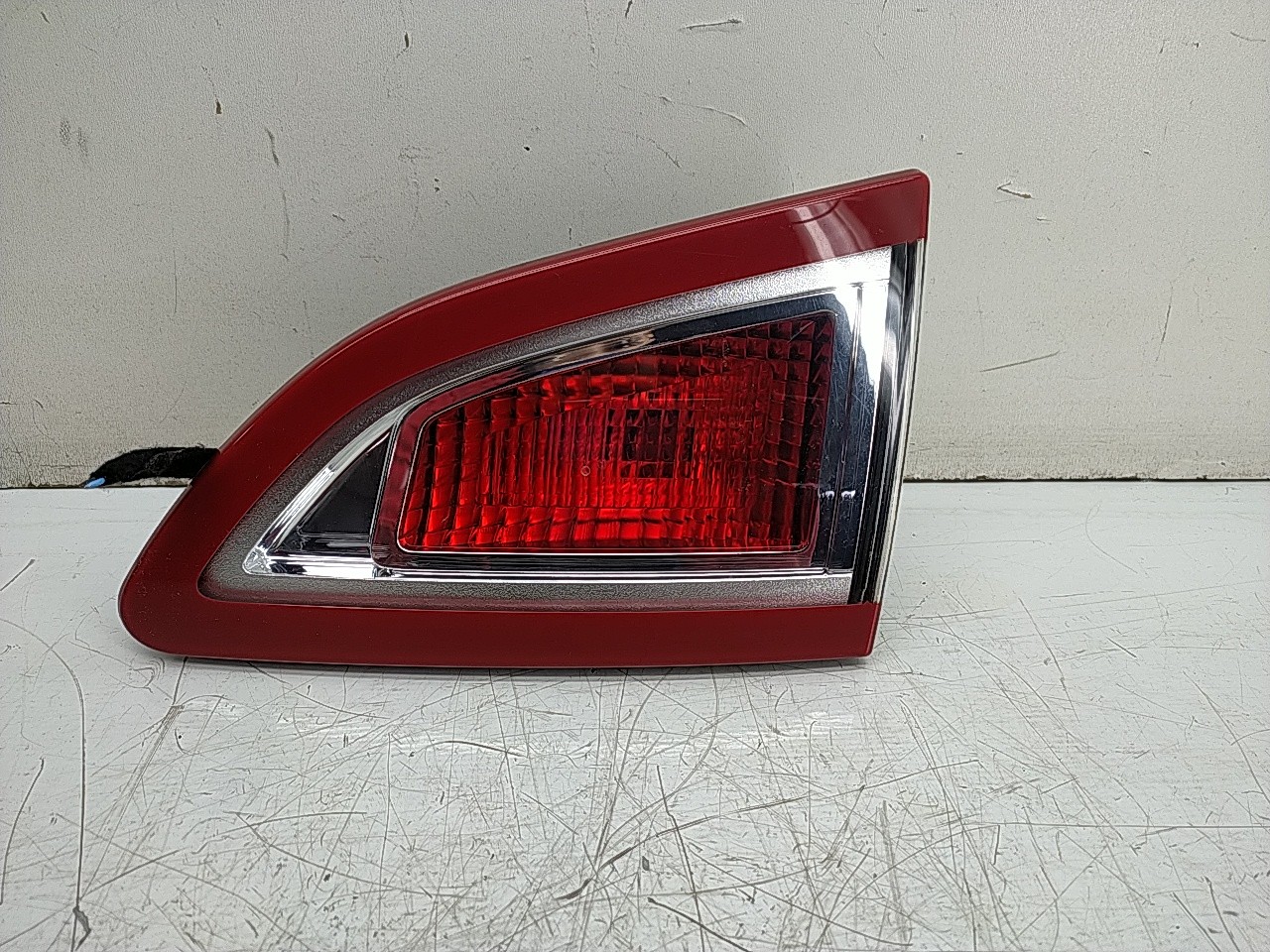 Farolim tras direito mala (20247155).