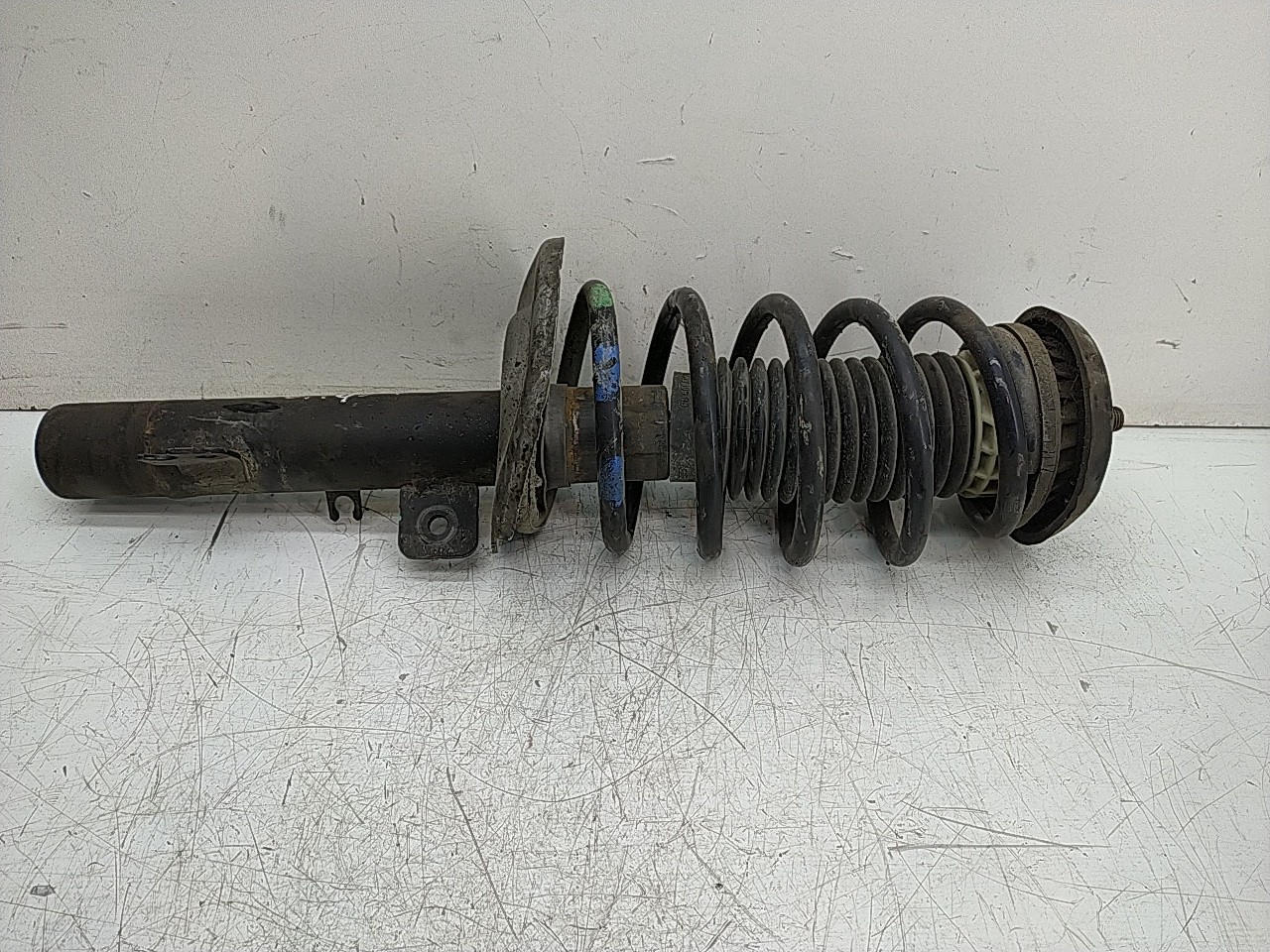 Amortecedor fte esq (20207717).