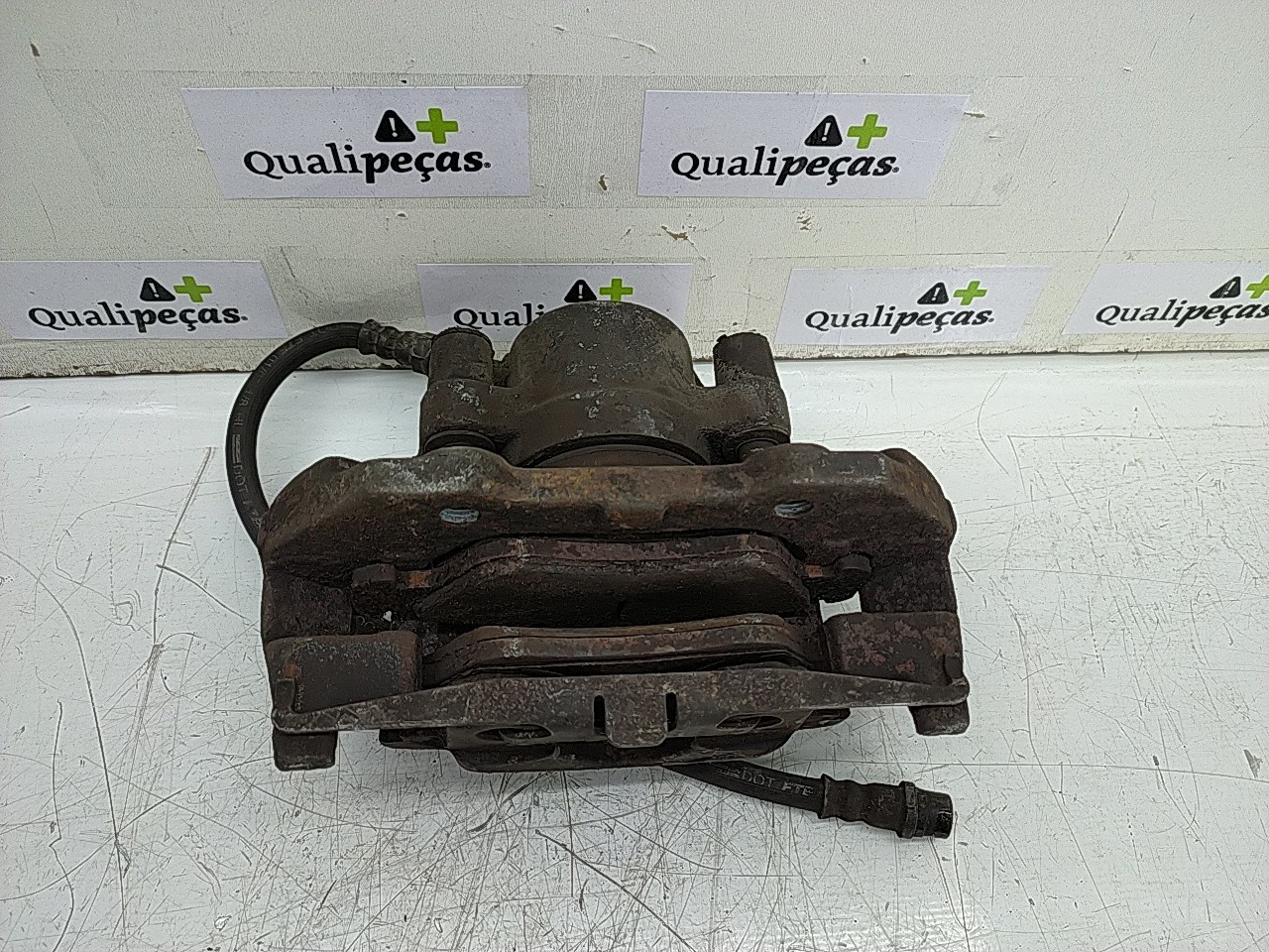 Pinça frente direita (172636).