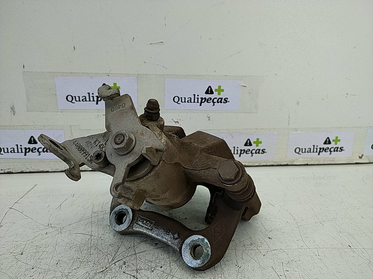 Pinça tras direita (20247189).