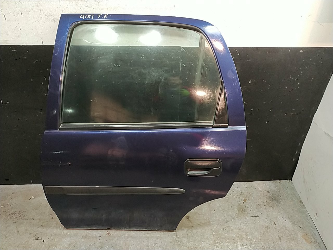 Porta tras esquerda (20184458).