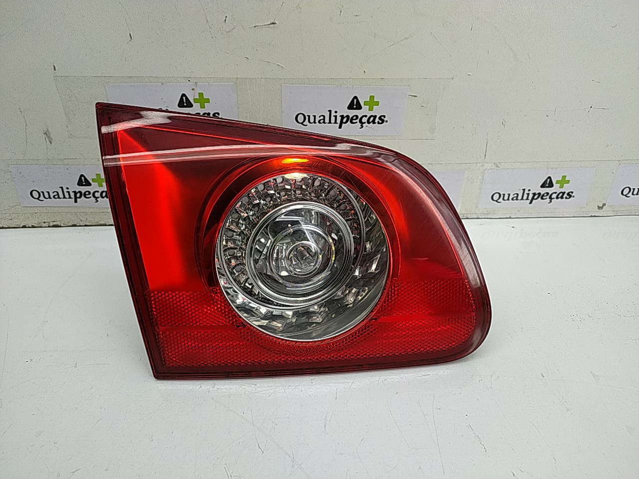 Farolim tras esquerdo mala (20244047).