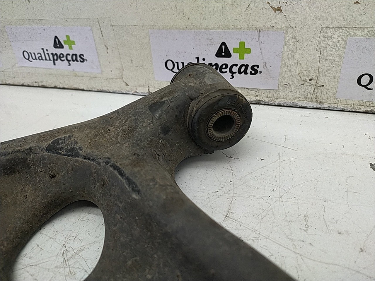 Braço suspensão frente esquerdo (20255095).