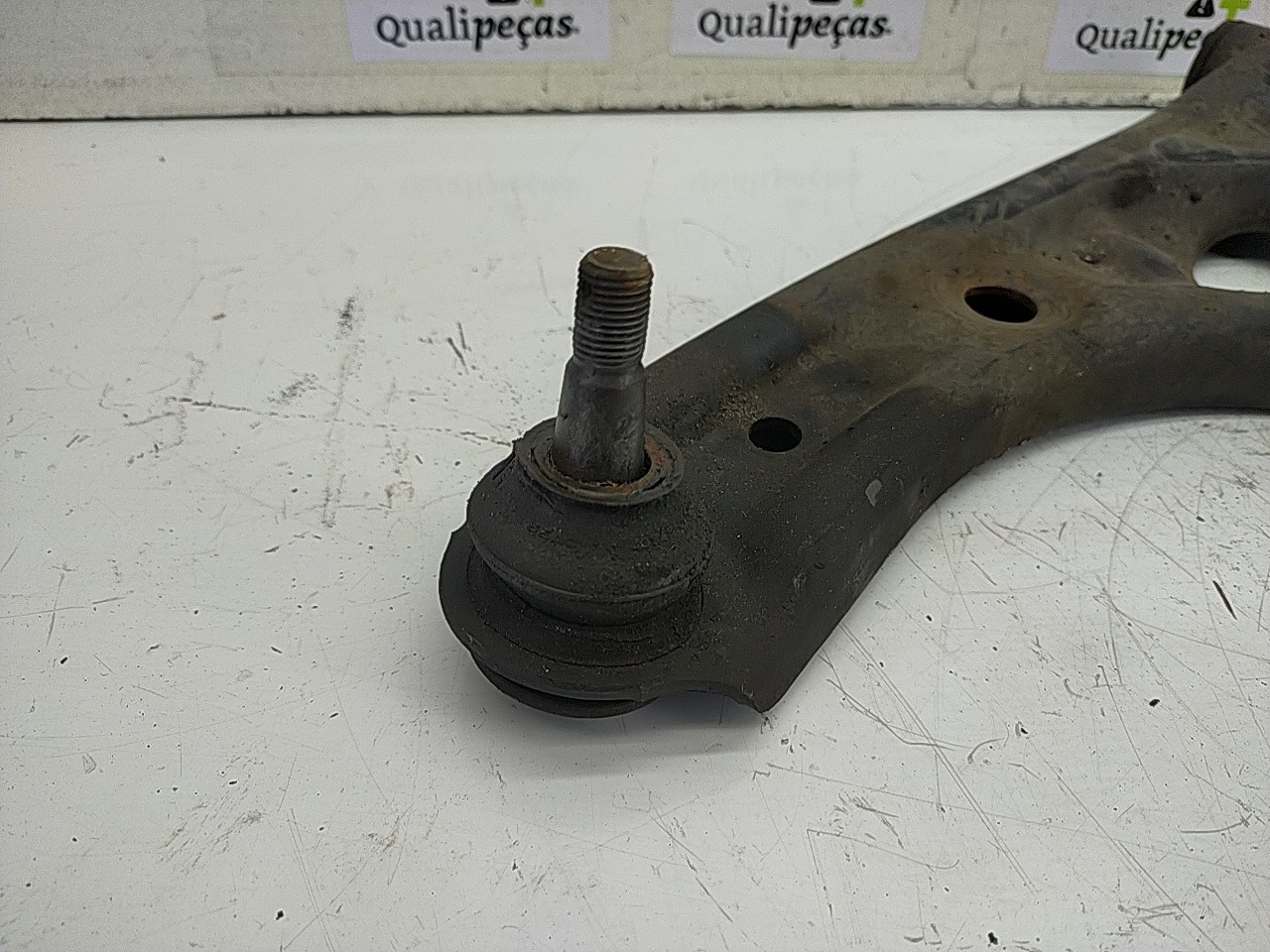 Braço suspensão frente esquerdo (20255095).