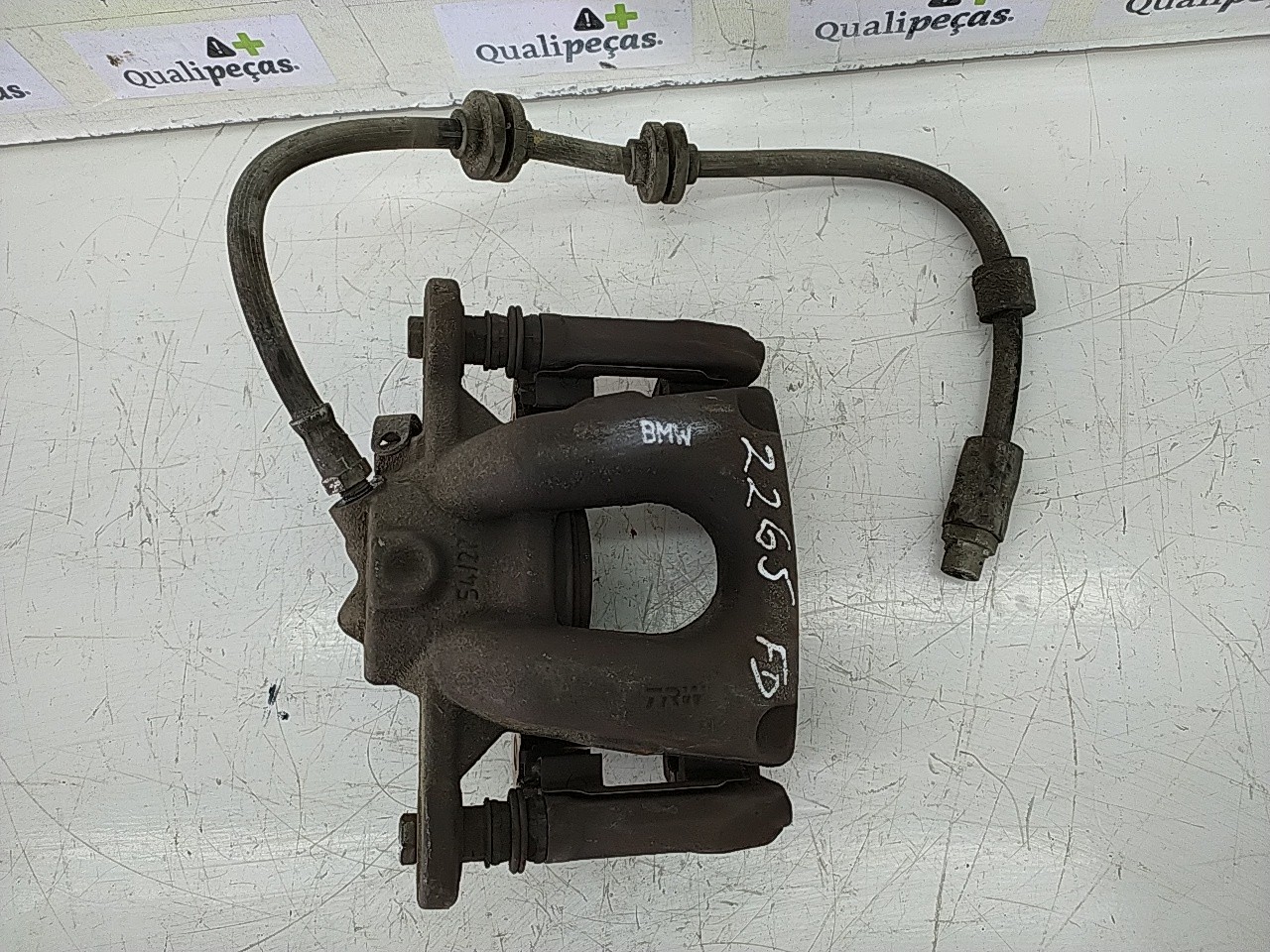 Pinça frente direita (20254236).