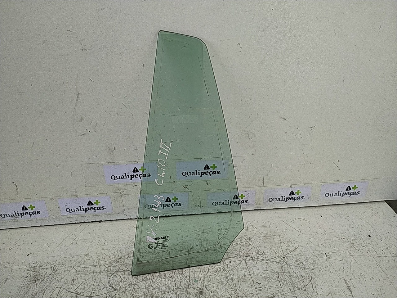 Vidro pequeno porta tras esquerda (20193250).