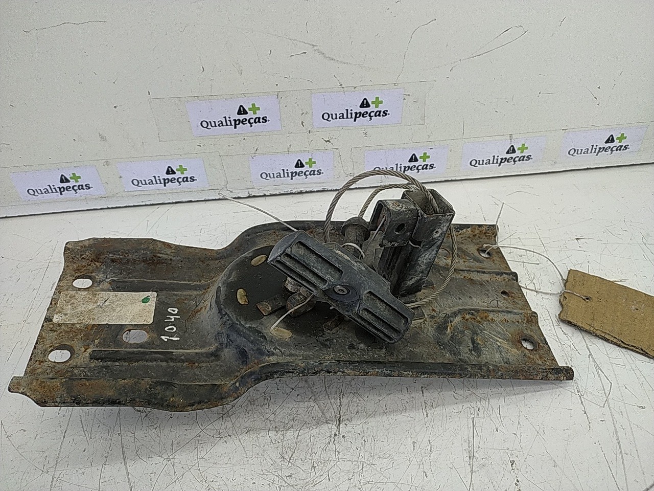Elevador pneu suplente (20256984).