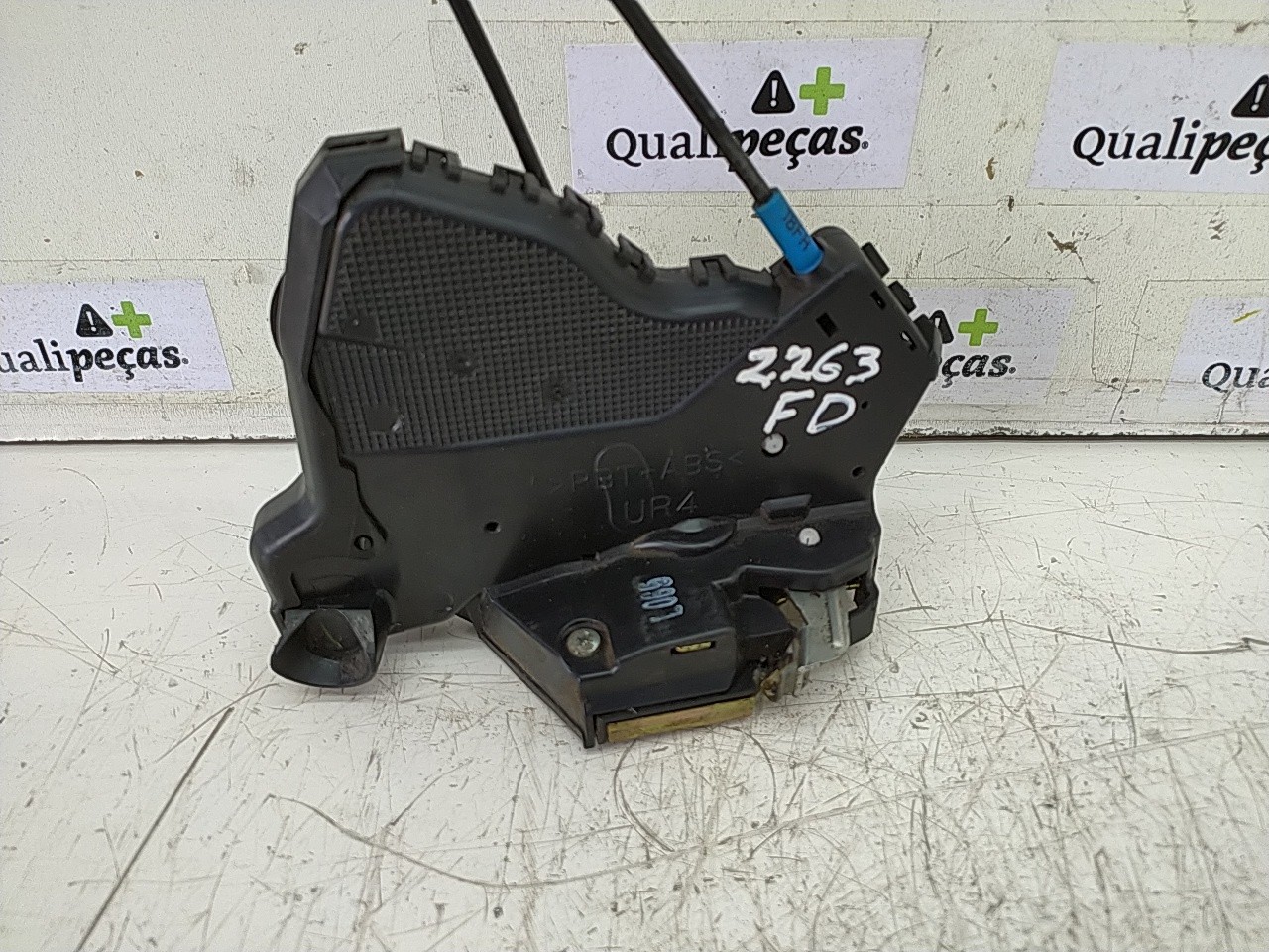 Fecho porta  fte dto (20252806).