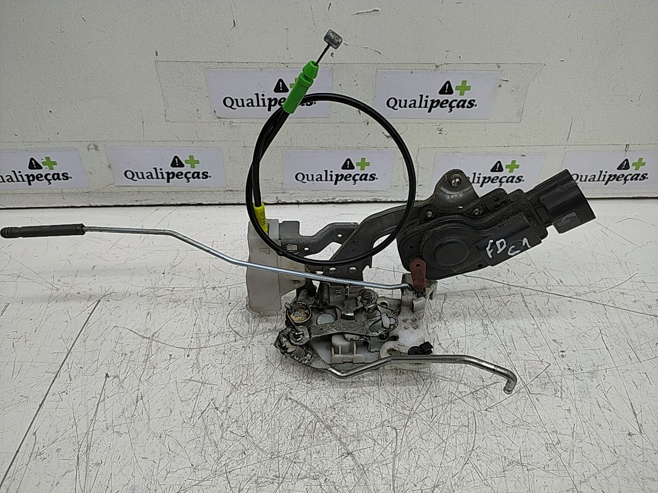 Fecho porta  fte dto (20257592).