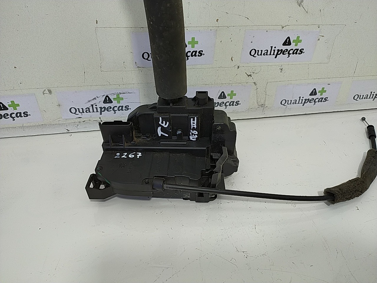 Fecho porta  tras esquerdo (20255464).