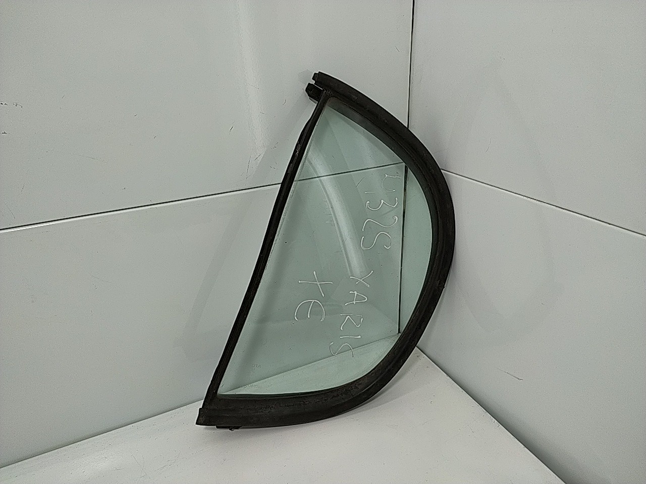 Vidro pequeno porta tras esquerda (20209909).