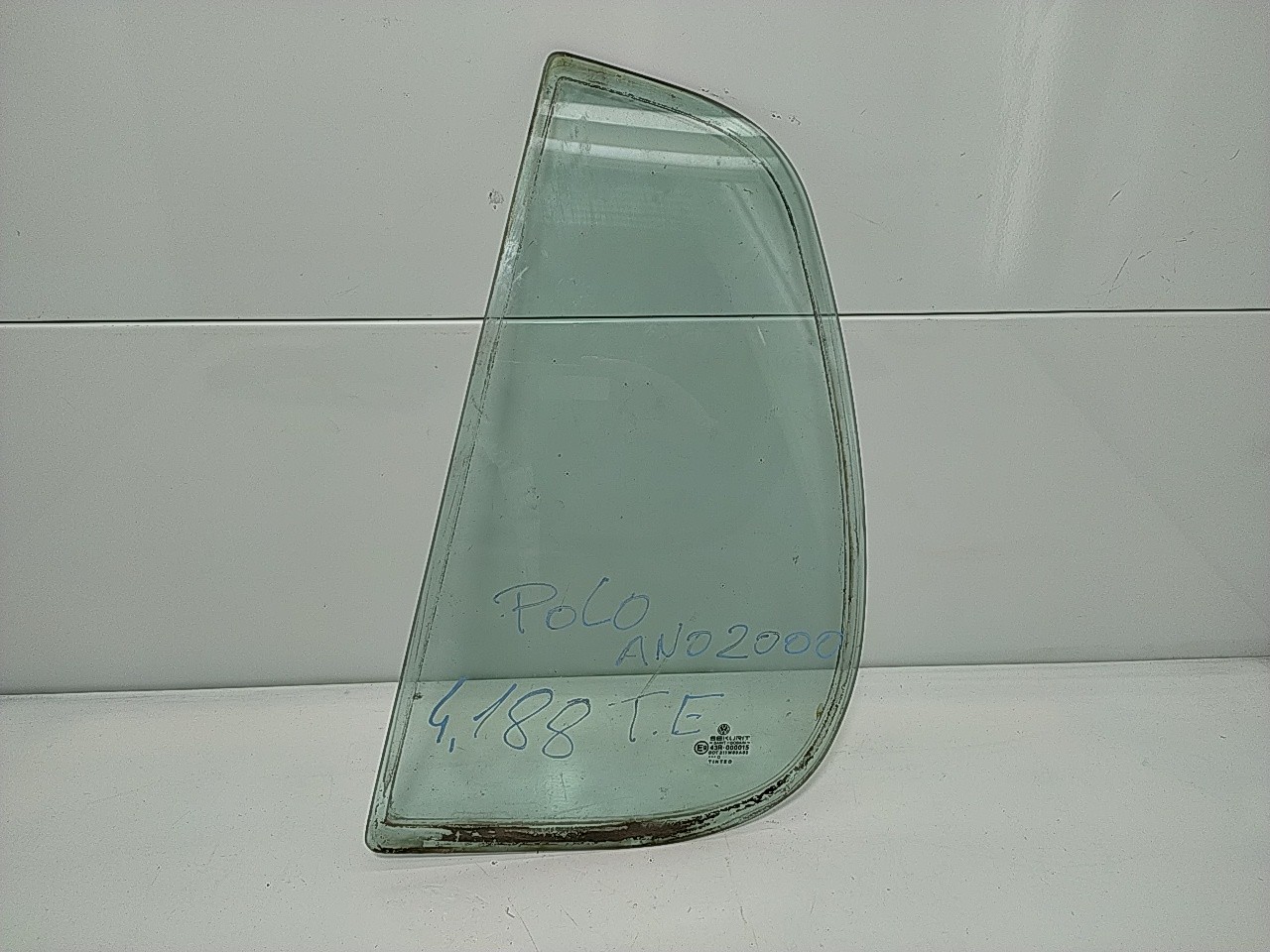 Vidro pequeno porta tras esquerda (169597).