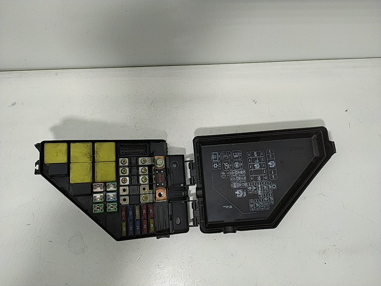 Caixa fusiveis (20260071).