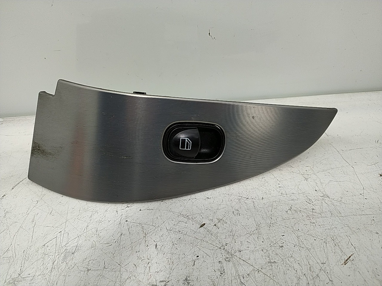 Interruptor vidro porta passageiro (20262059).