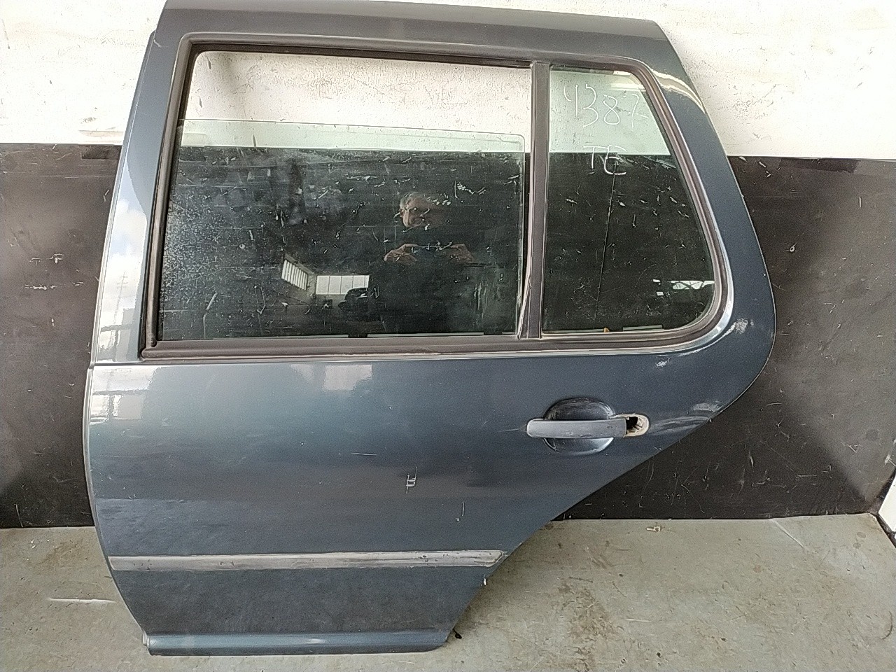 Porta tras esquerda (20251354).