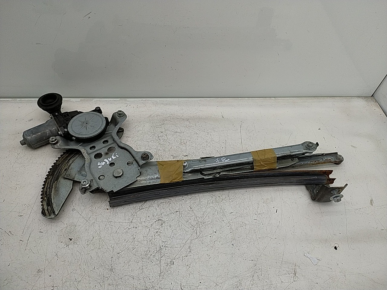 Elevador elect fte esq (20262631).