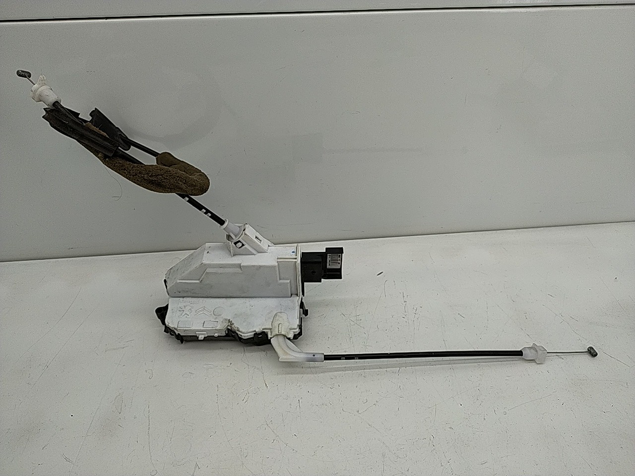 Fecho porta  fte dto (20263345).