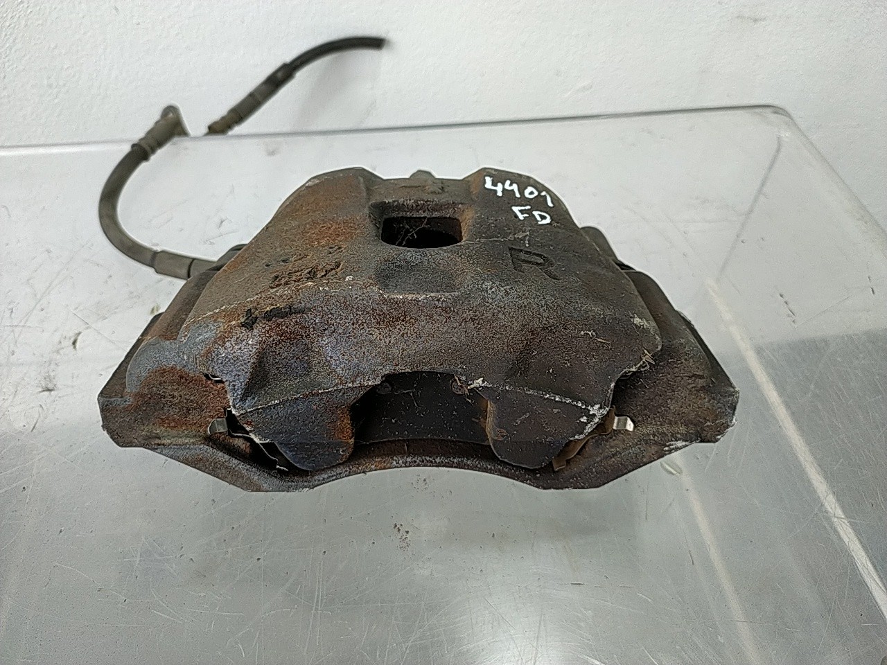 Pinça frente direita (20261294).