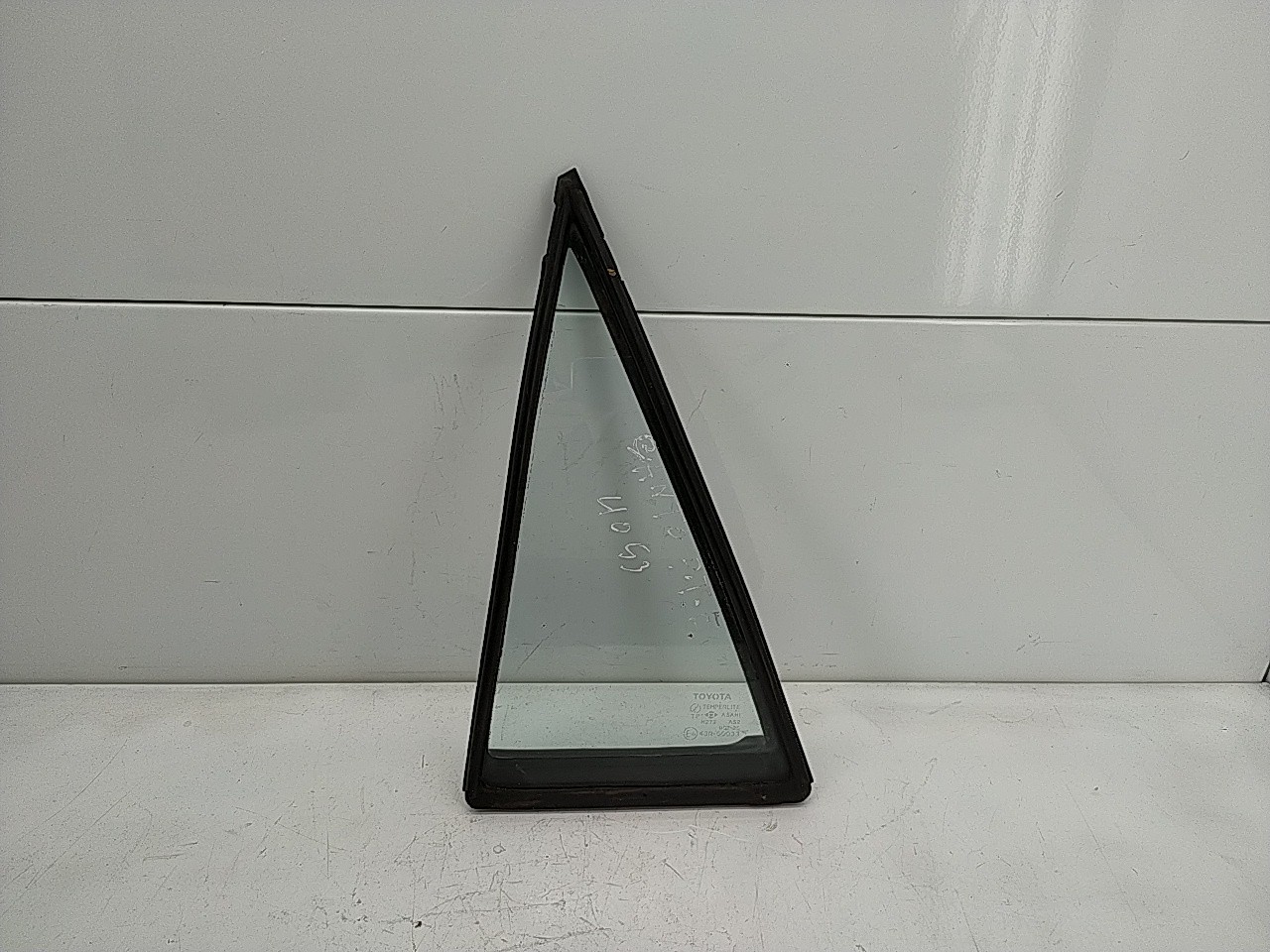 Vidro pequeno porta tras esquerda (166103).