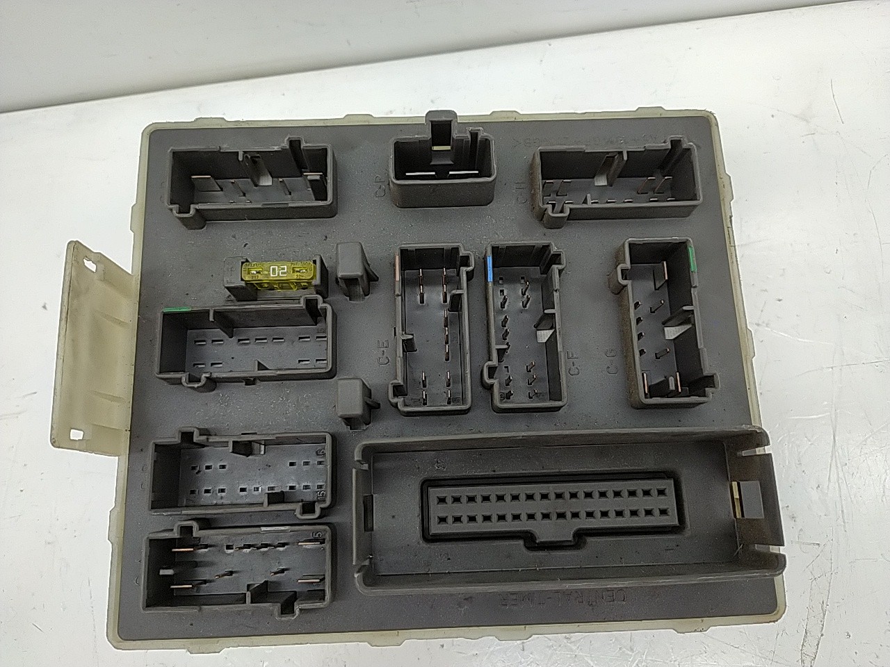 Caixa fusiveis (20198351).